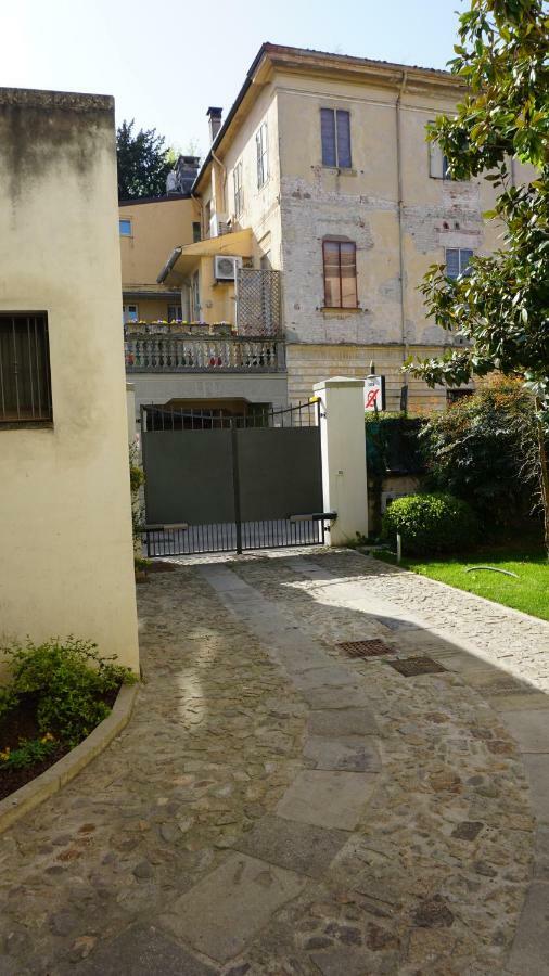 INTERNO 2 Este centro Exterior foto